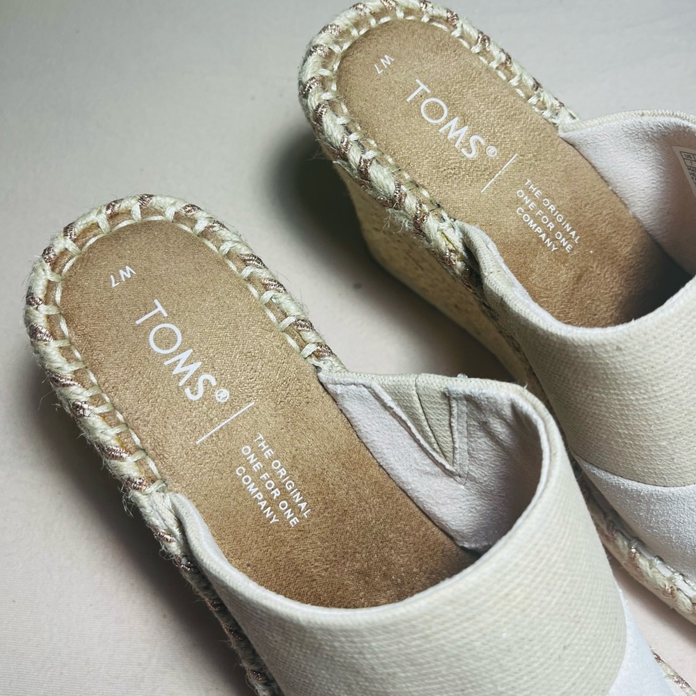 Toms Women's Beige Espadrille‎ Wedge Sandals Sz 7 - Picture 3 of 8